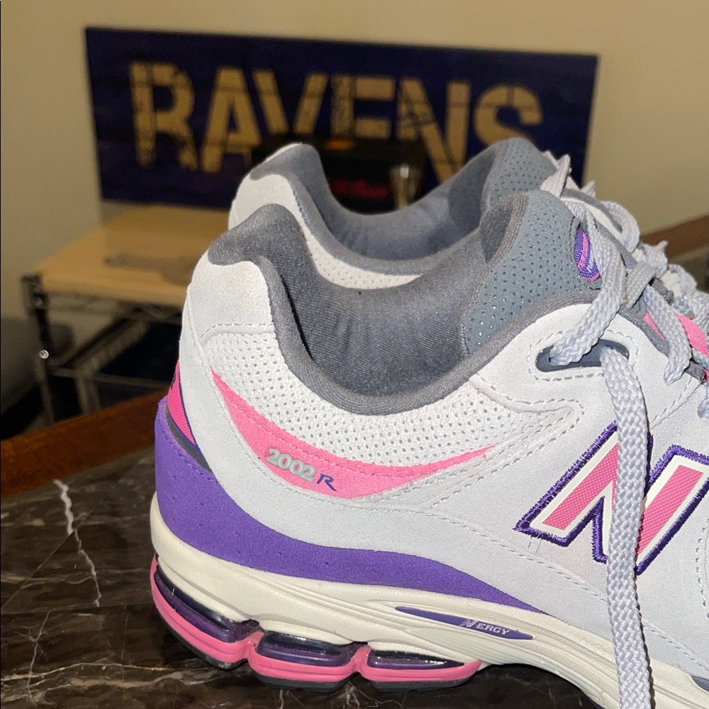 New Balance Men’s Grey, Pink and Purple 2002R Sneakers - Picture 4 of 9